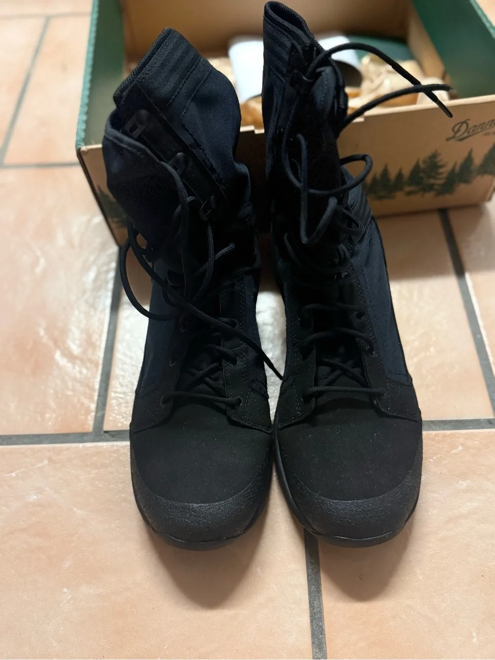 Danner Men's Black Tachyon Men's  Black Hot